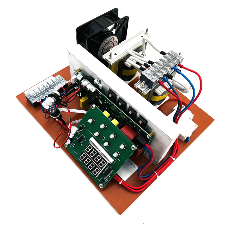 Sweep frequency Ultrasonic Frequency Generator 28khz-40khz 600W For Cleaning And Rust Removal Of Car Engine Parts