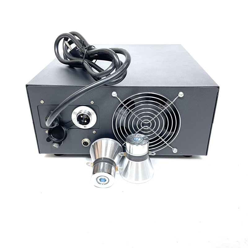 Digital Ultrasonic Pulse Wave Generator 28K or 40kHz 2000W Ultrasonic Generator For Cleaning Motorcycle Gearboxes